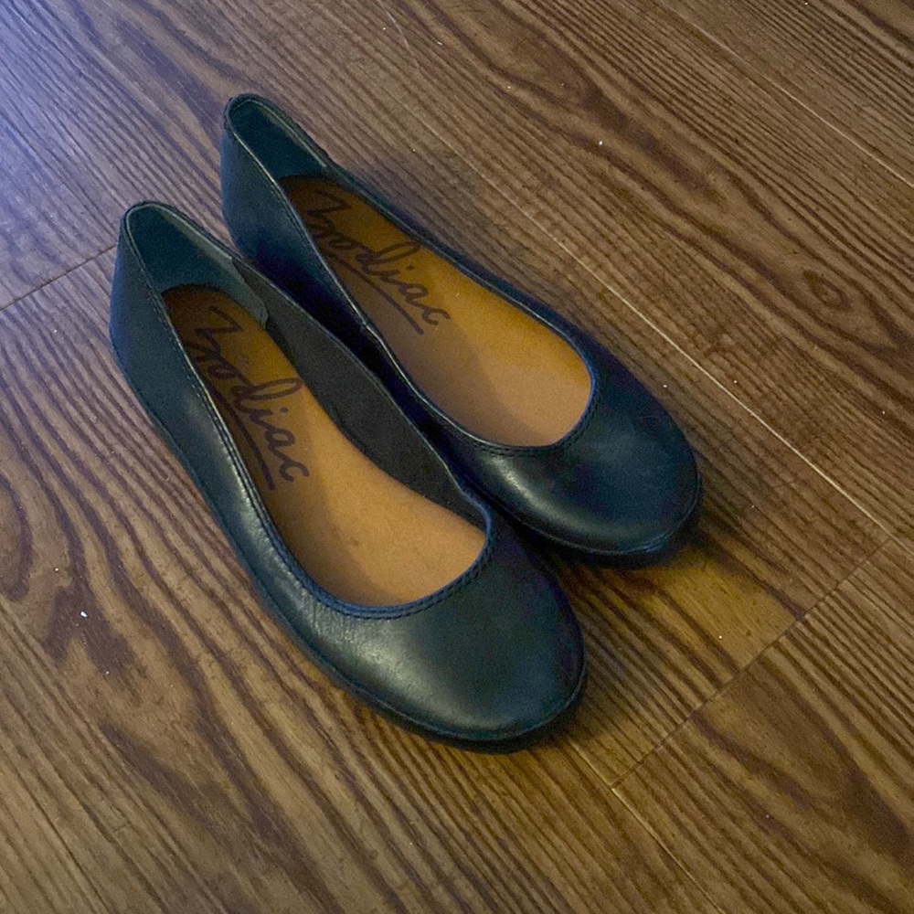 Zodiac Black Leather Ballet Flats